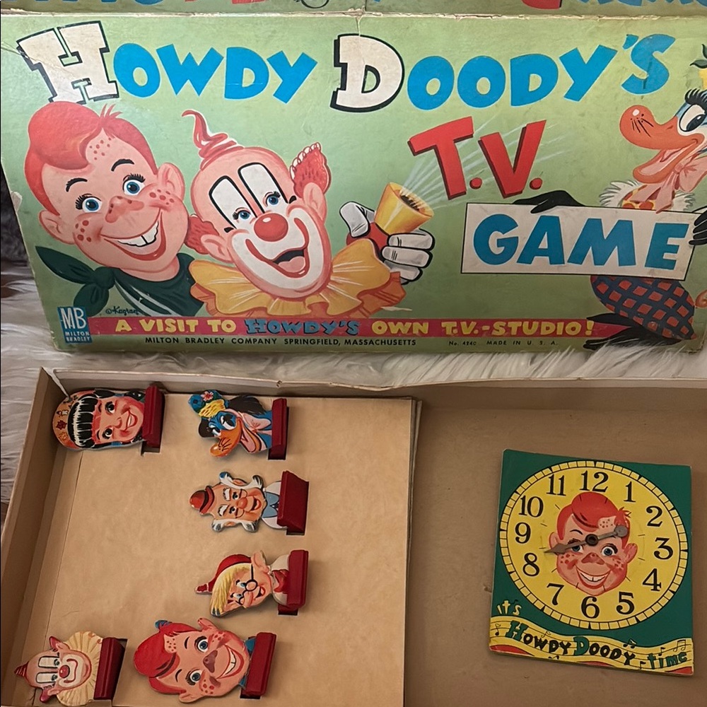 Howdy Doody TV Game Board with Colorful Character Pieces